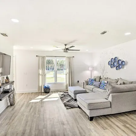 Villa Coastal Port Charlotte Gem With Private Pool!
